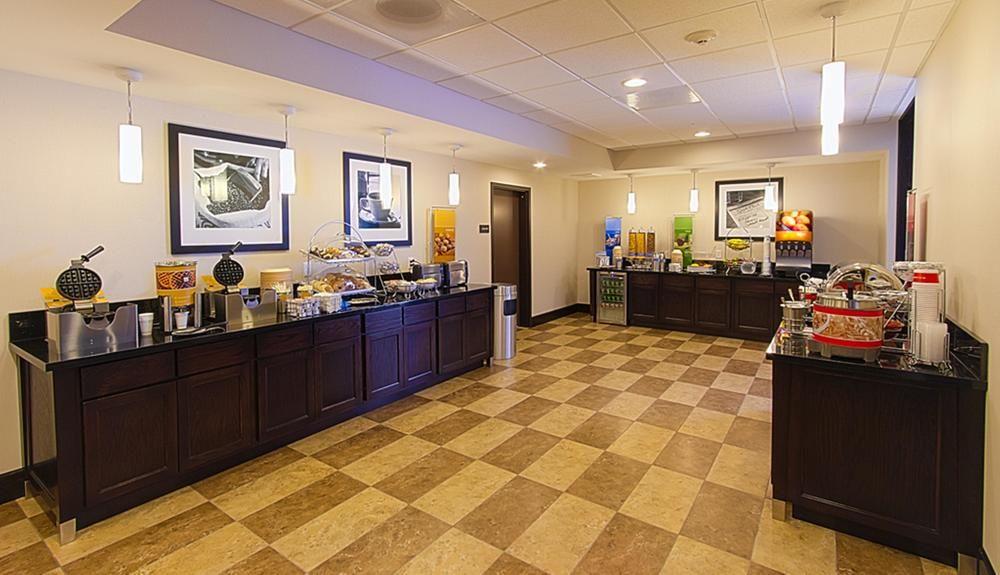 Hampton Inn Dekalb - Near The University Экстерьер фото