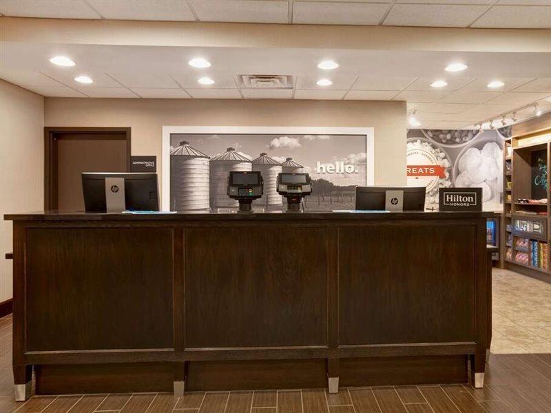 Hampton Inn Dekalb - Near The University Экстерьер фото