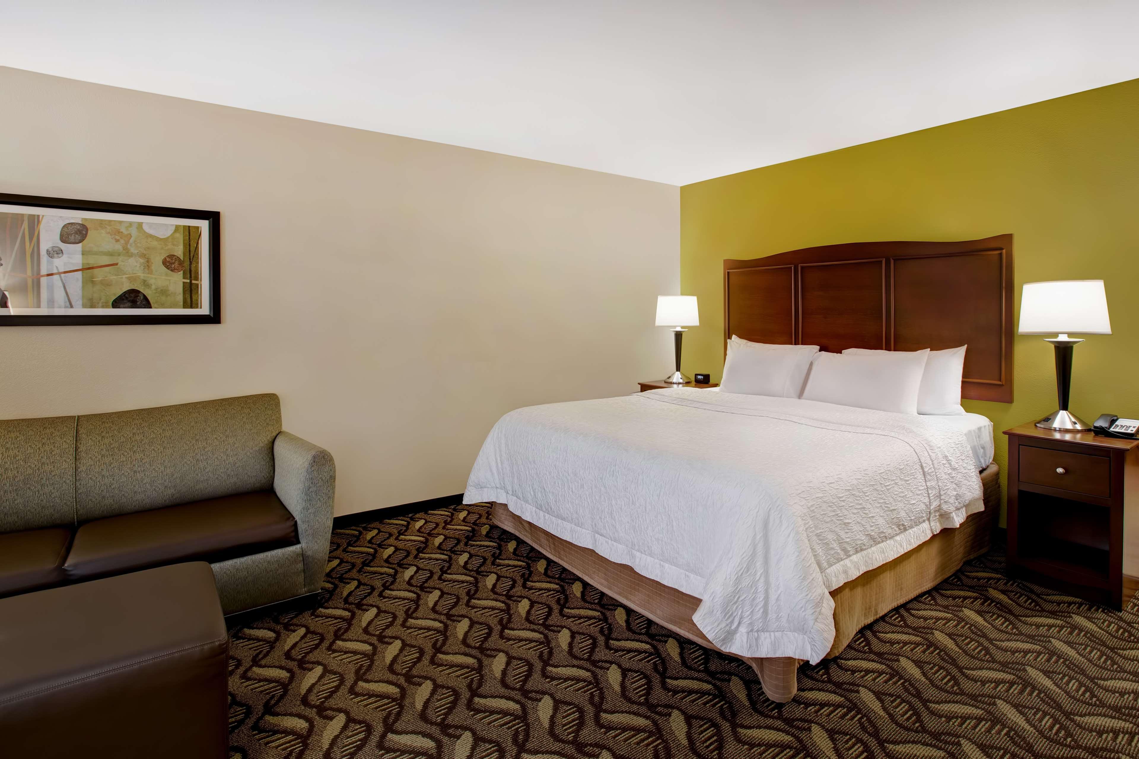 Hampton Inn Dekalb - Near The University Экстерьер фото