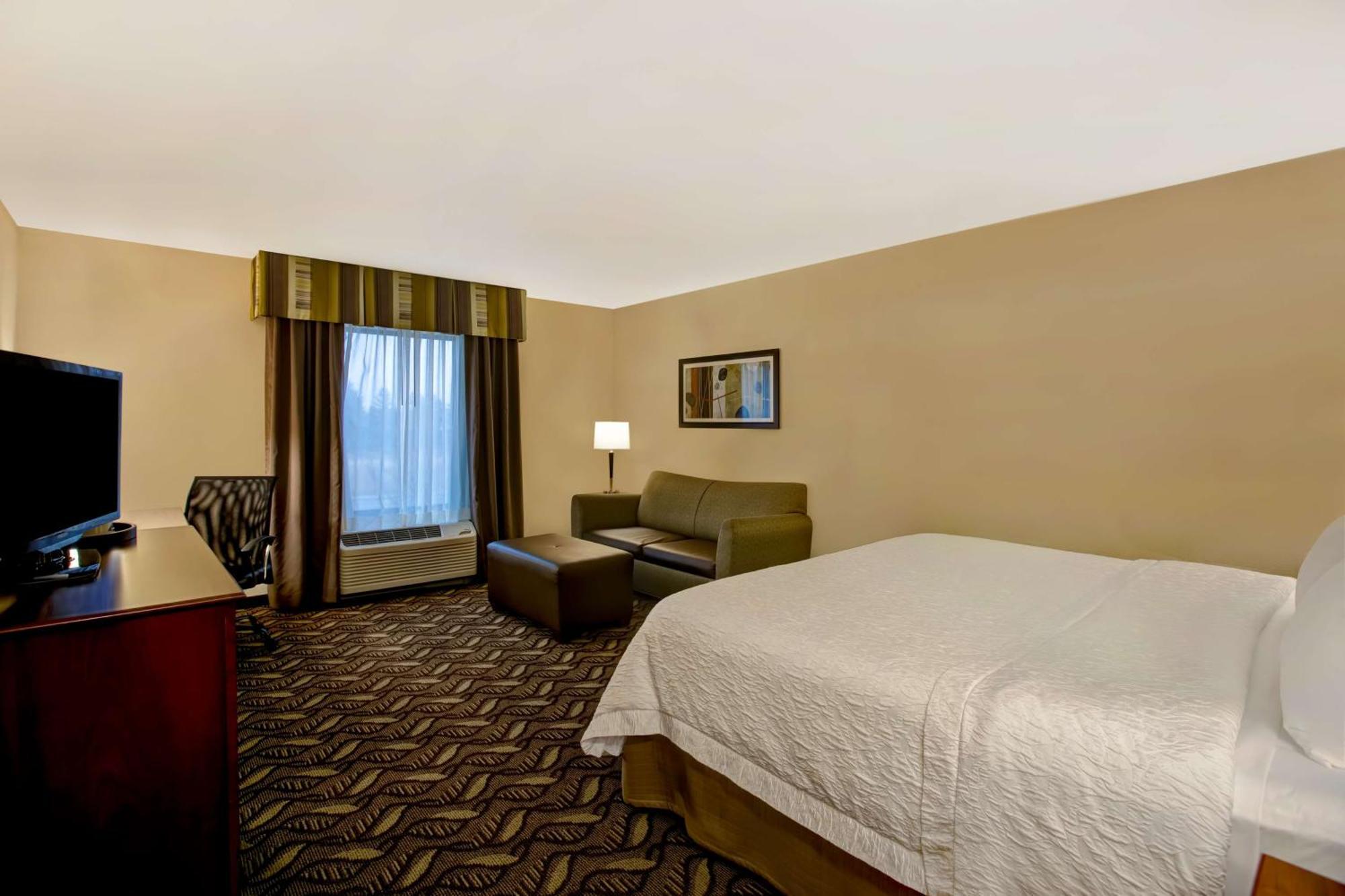 Hampton Inn Dekalb - Near The University Экстерьер фото