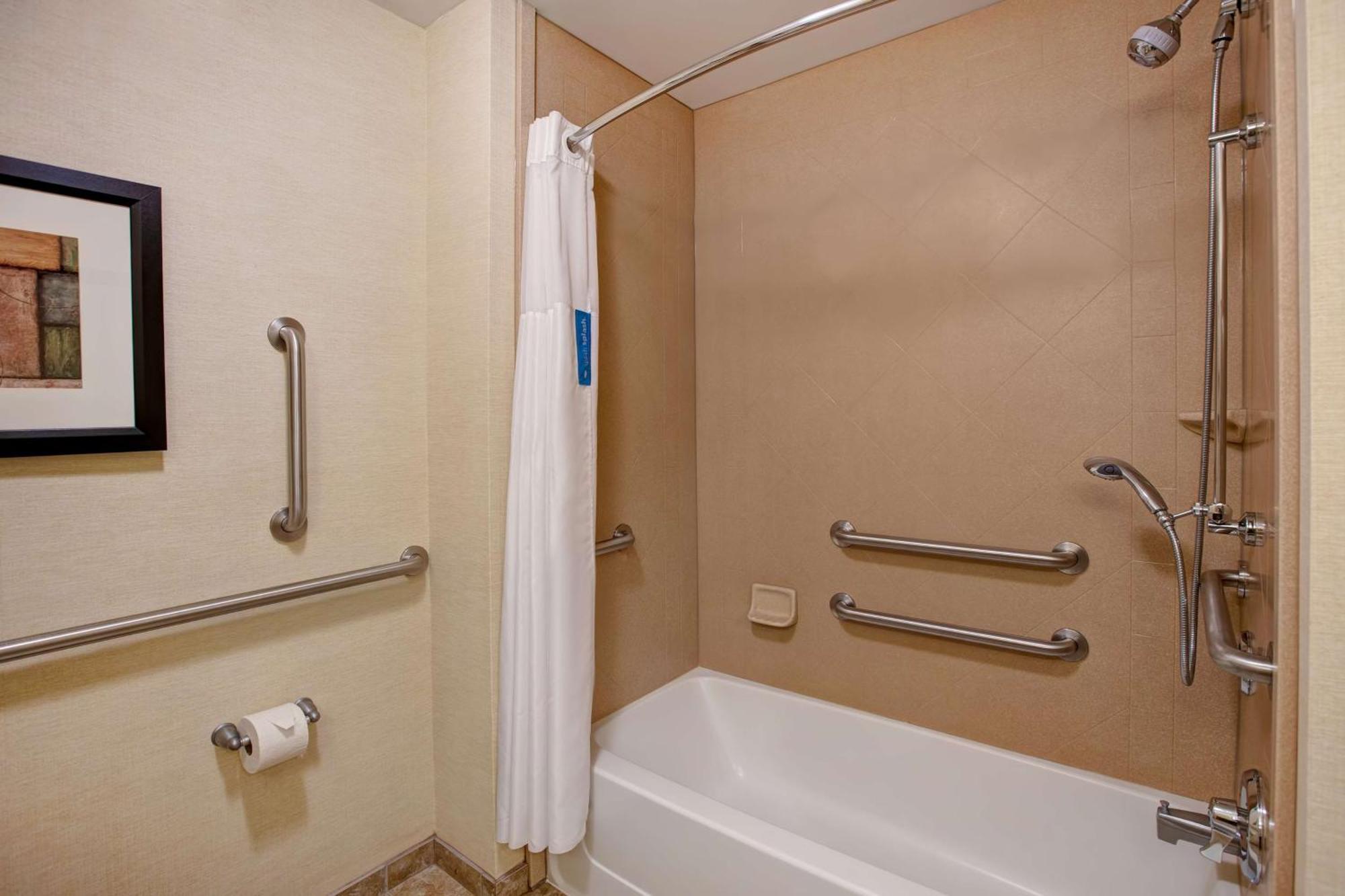 Hampton Inn Dekalb - Near The University Экстерьер фото