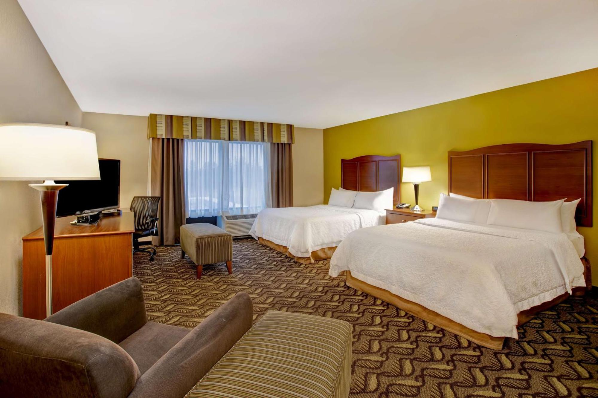 Hampton Inn Dekalb - Near The University Экстерьер фото