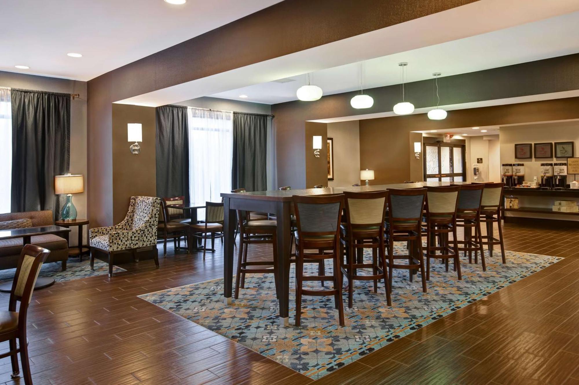 Hampton Inn Dekalb - Near The University Экстерьер фото