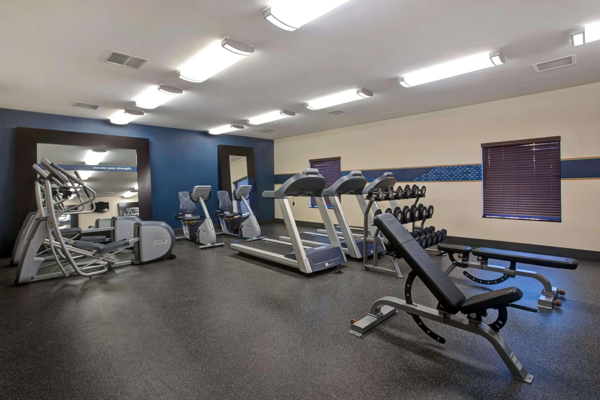 Hampton Inn Dekalb - Near The University Экстерьер фото