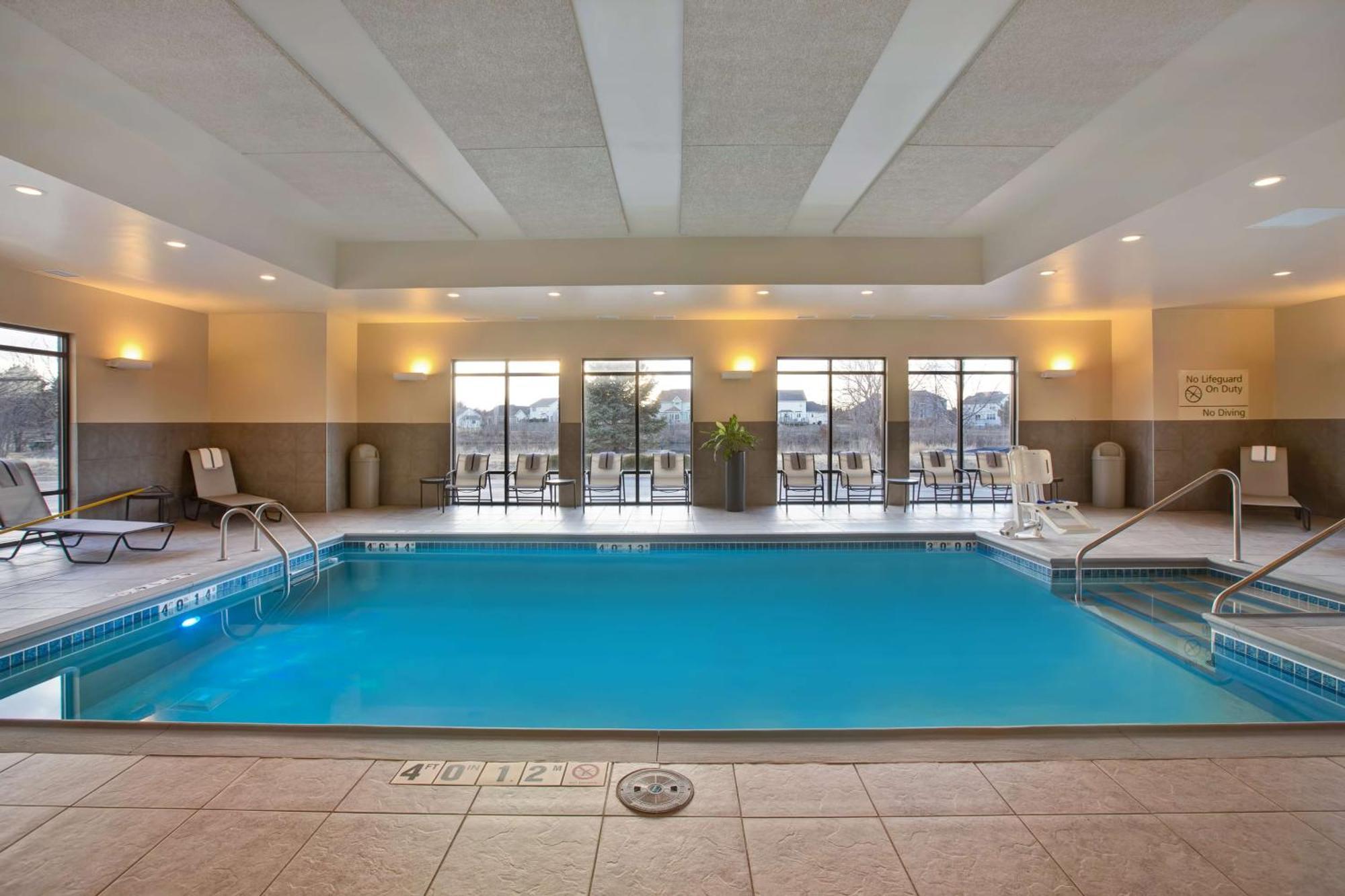 Hampton Inn Dekalb - Near The University Экстерьер фото