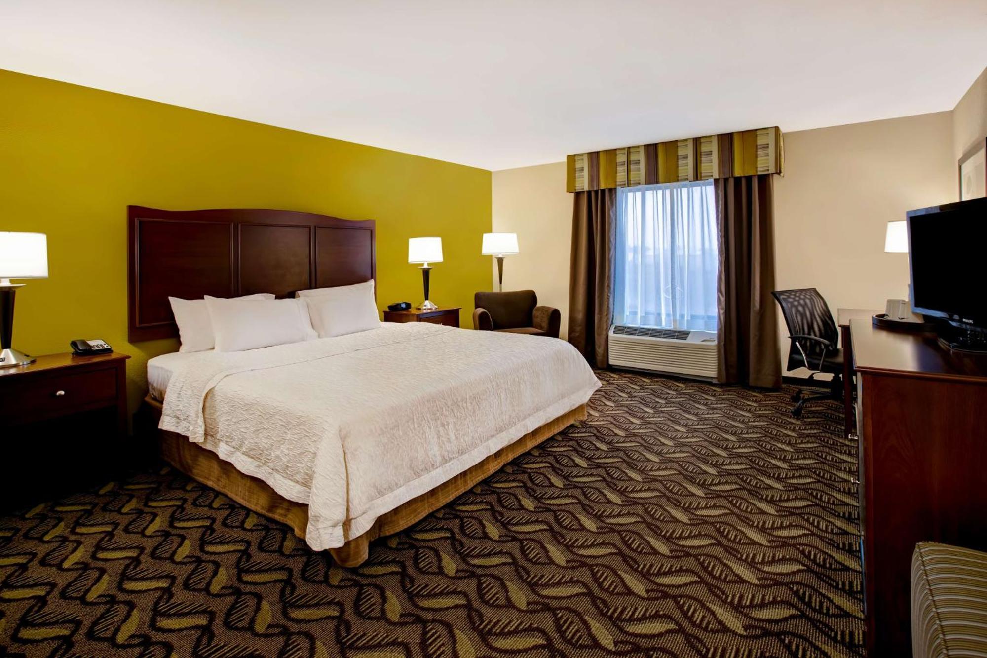Hampton Inn Dekalb - Near The University Экстерьер фото