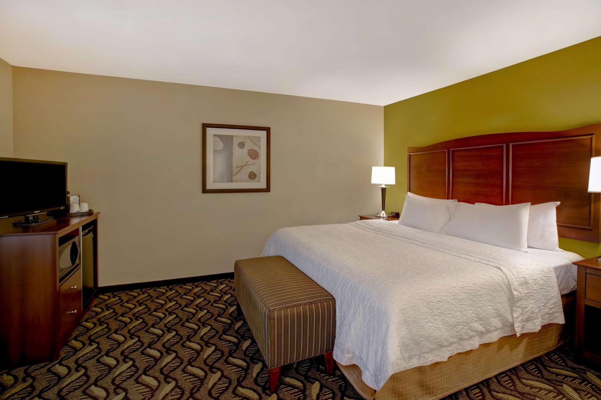 Hampton Inn Dekalb - Near The University Экстерьер фото