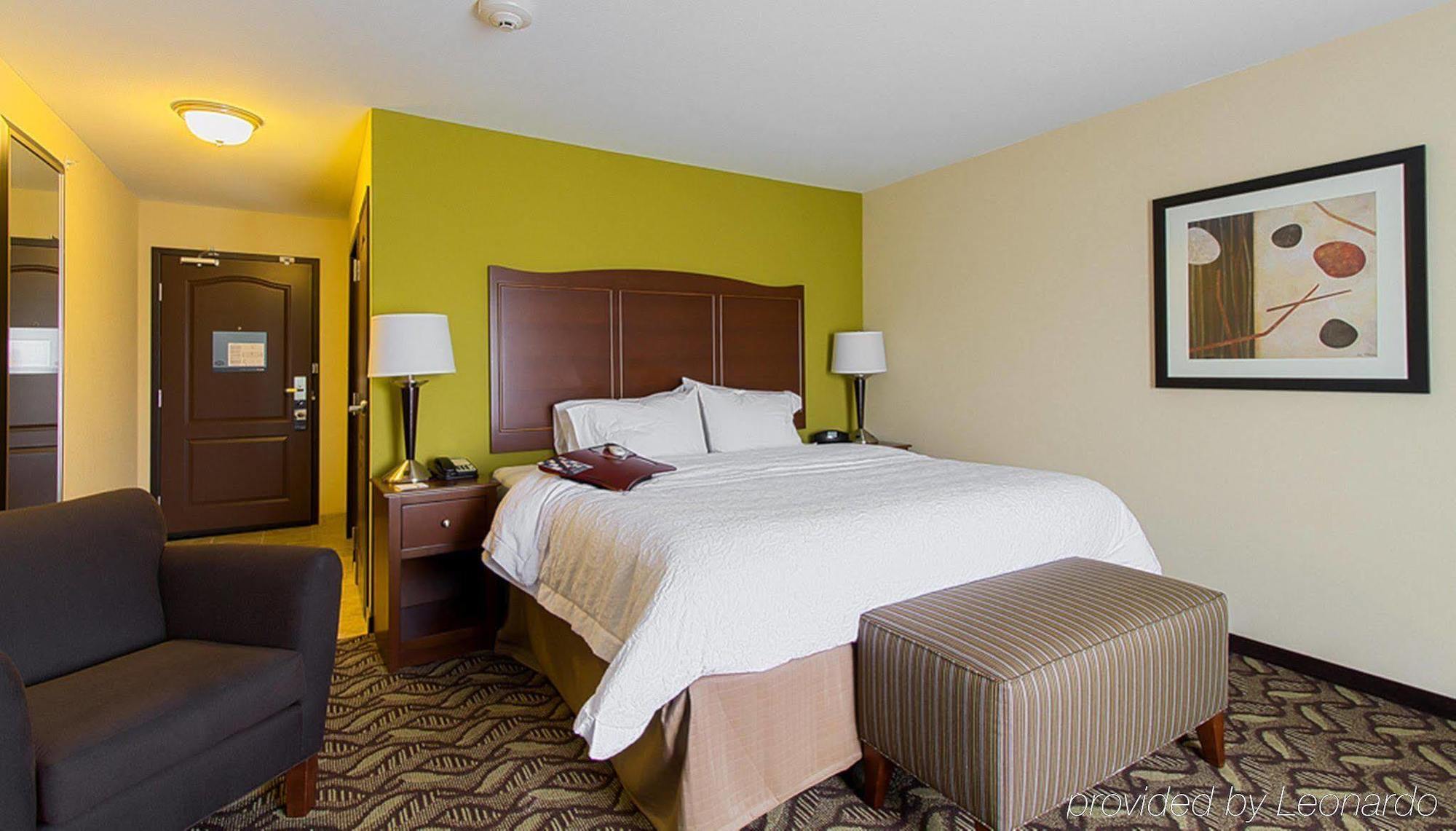 Hampton Inn Dekalb - Near The University Экстерьер фото